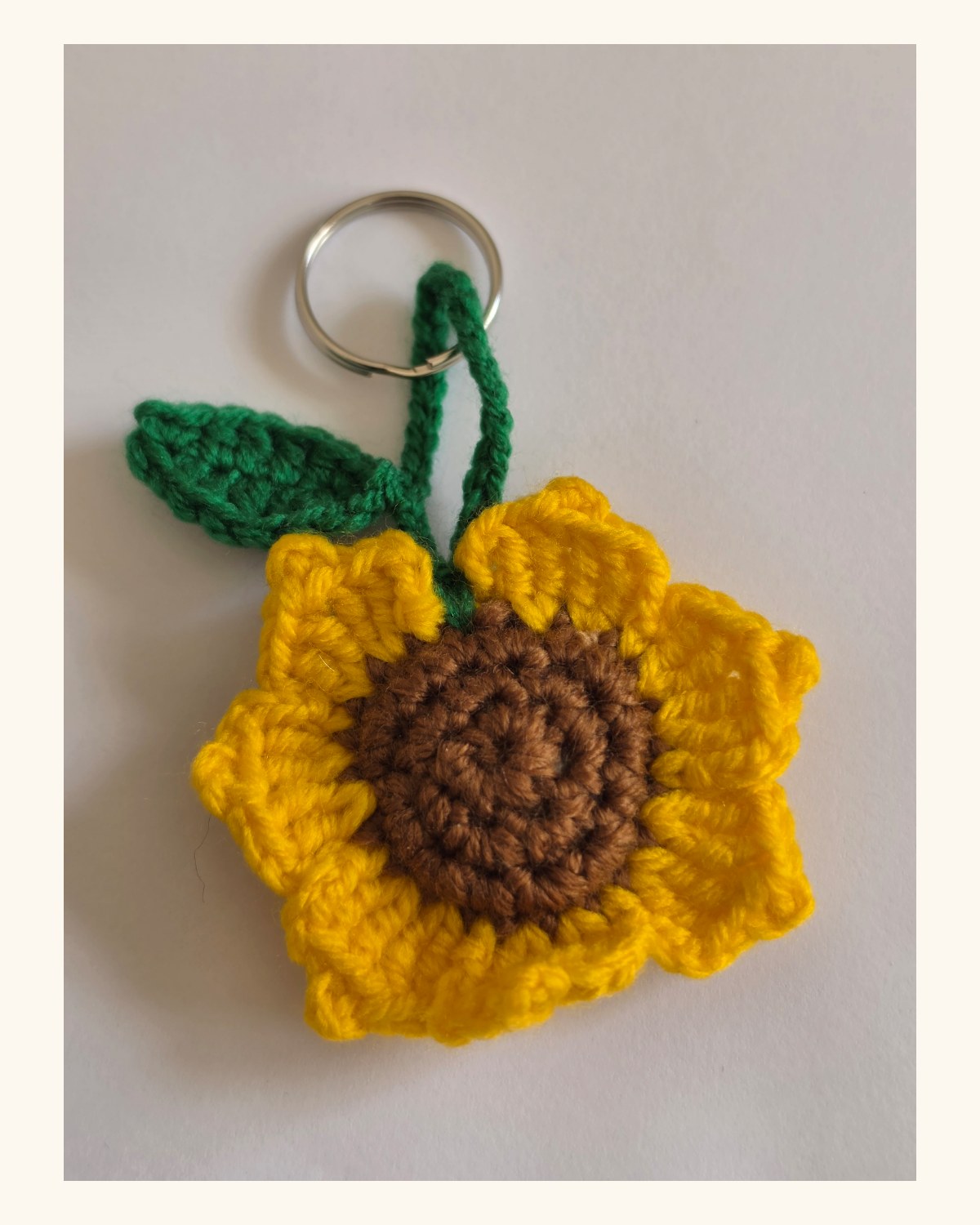 Crochet sunflower keychain · photo 1