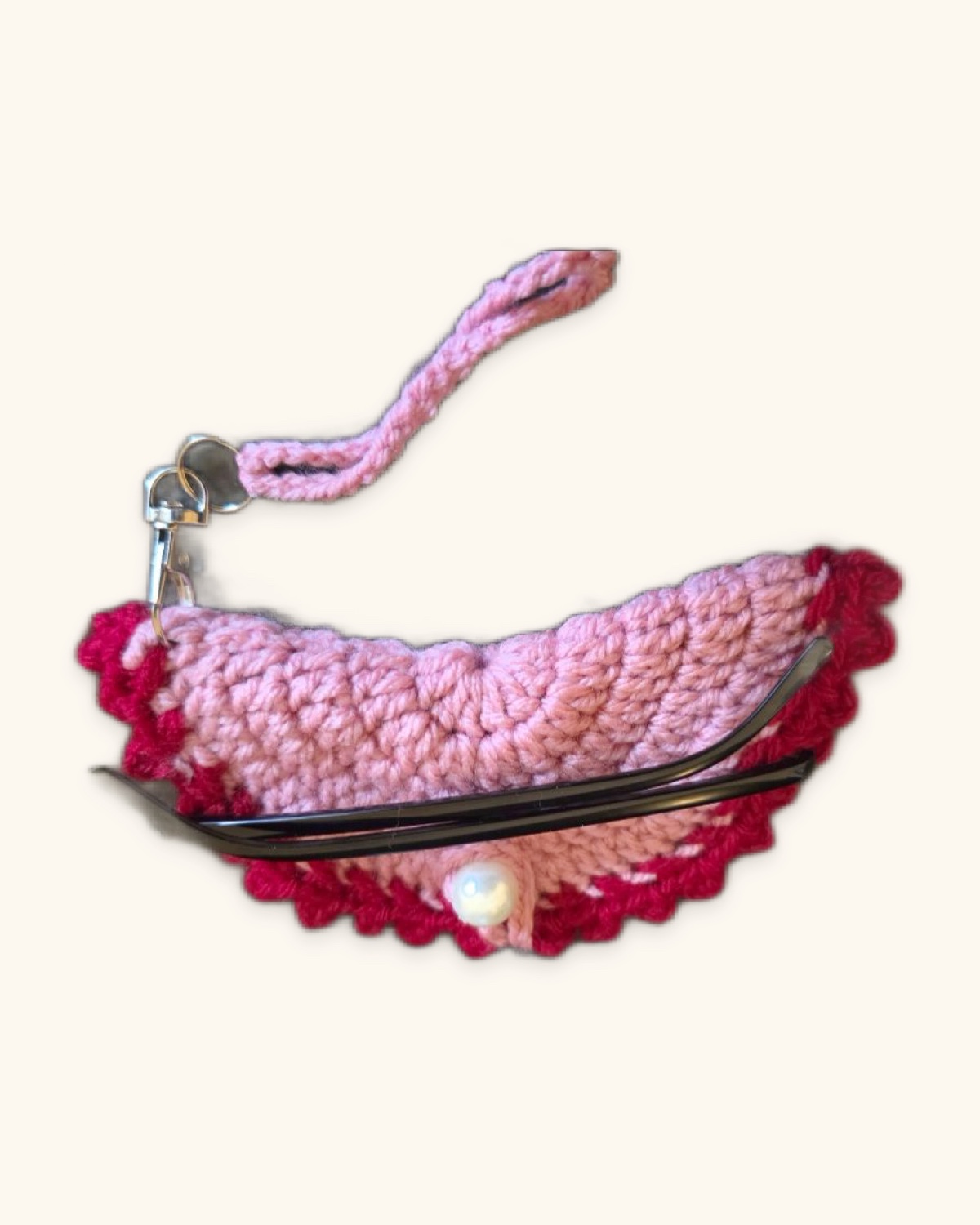 Scalloped glasses case